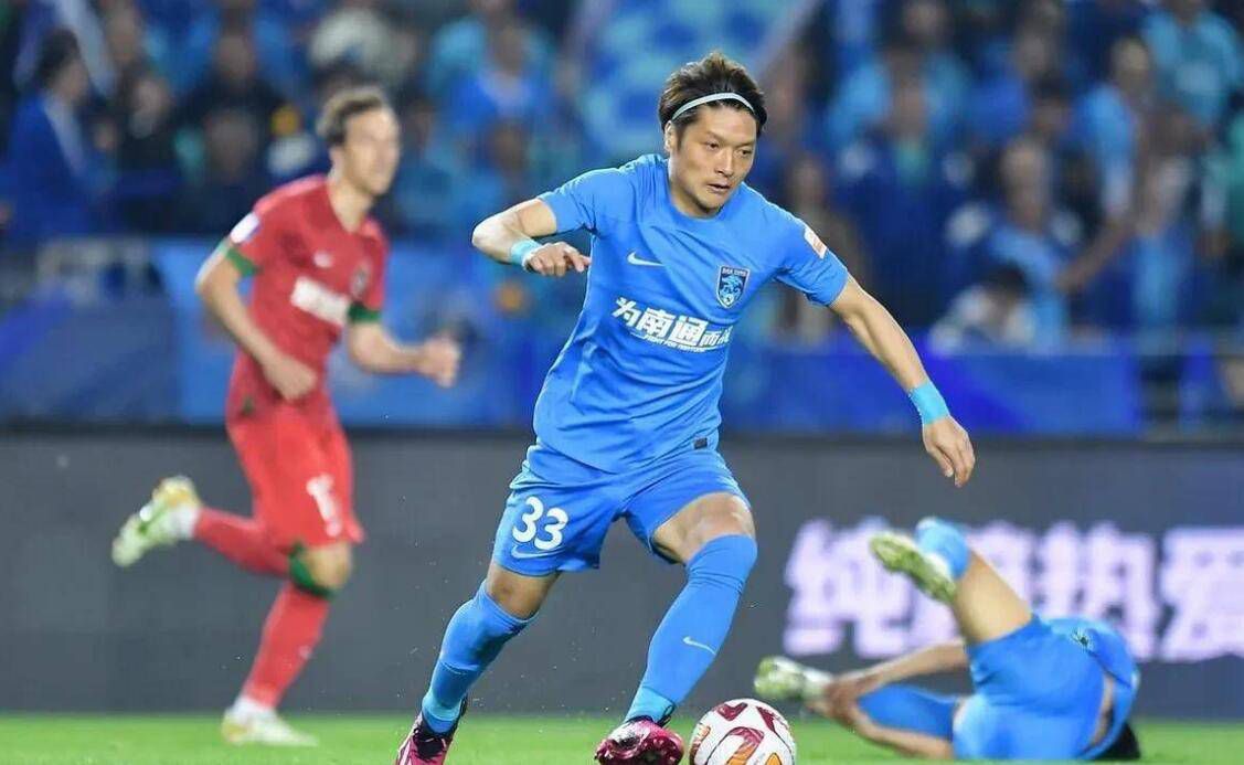 近况方面，纽卡斯尔联最近3场比赛保持不败战绩，对手包括曼联、大巴黎和切尔西，含金量十足，球队状态出色。